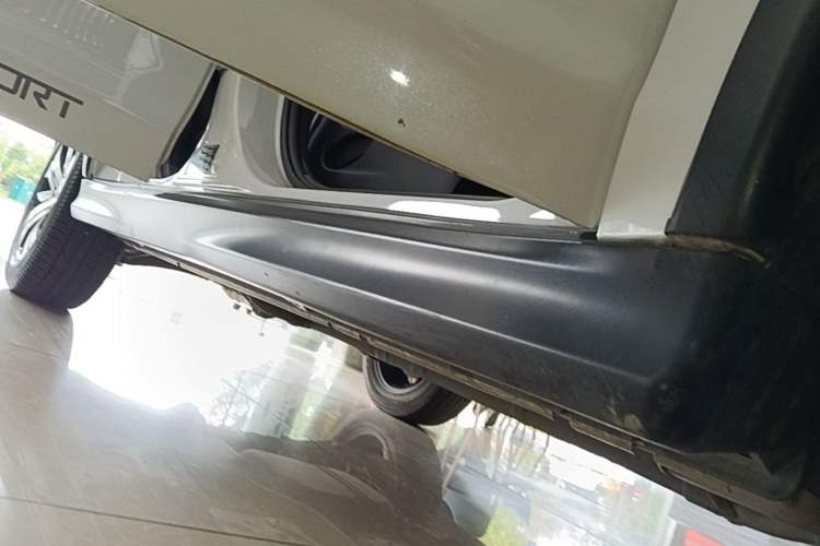 Used Mitsubishi ASX 2020 2.0L CVT Smart Edition Right Side Sill