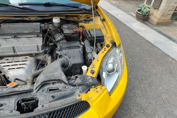 Used Mitsubishi Eclipse 2008 2.4L Xuan Dong Edition Engine Bay Left