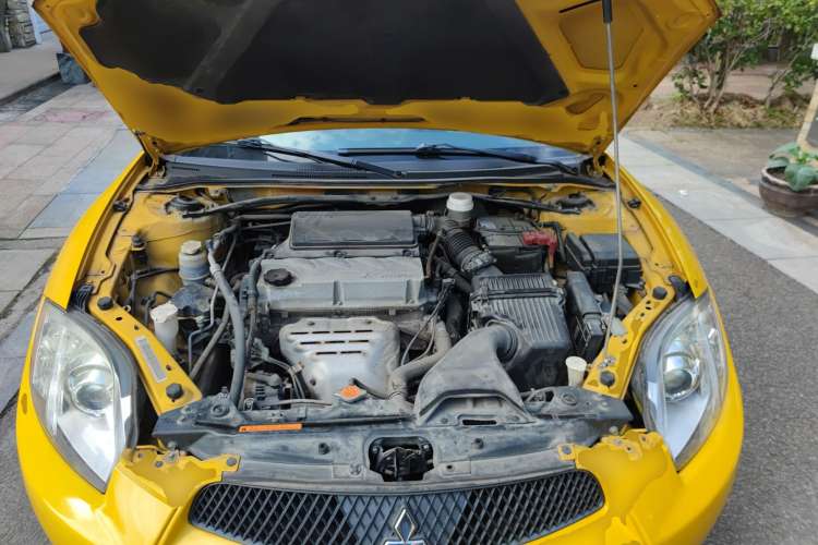 Used Mitsubishi Eclipse 2008 2.4L Xuan Dong Edition Engine Bay