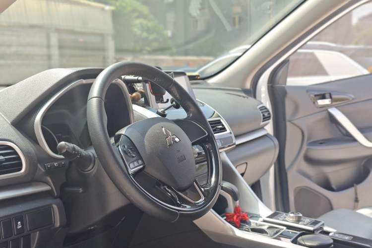 Used Mitsubishi Eclipse Cross 2019 1.5T CVT Two-Wheel Drive Dream Edition China VI Standard Exterior 8