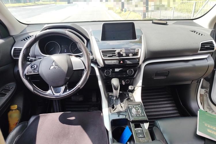Used Mitsubishi Eclipse Cross 2019 1.5T CVT Two-Wheel Drive Dream Edition China VI Standard Interior 2
