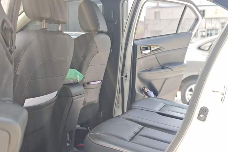 Used Mitsubishi Eclipse Cross 2019 1.5T CVT Two-Wheel Drive Dream Edition China VI Standard Interior 3