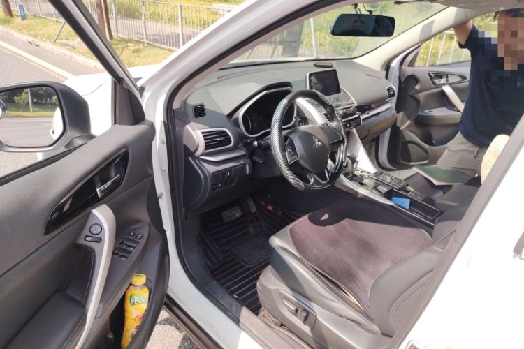 Used Mitsubishi Eclipse Cross 2019 1.5T CVT Two-Wheel Drive Dream Edition China VI Standard Interior 3