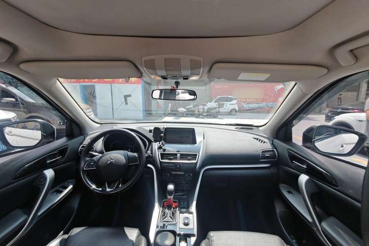 Used Mitsubishi Eclipse Cross 2019 1.5T CVT Two-Wheel Drive Dream Edition China VI Standard Interior 4