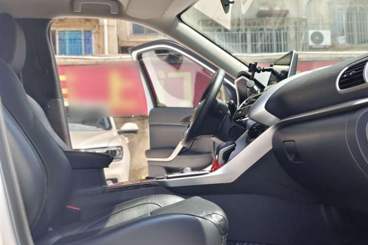 Used Mitsubishi Eclipse Cross 2019 1.5T CVT Two-Wheel Drive Dream Edition China VI Standard Interior 6