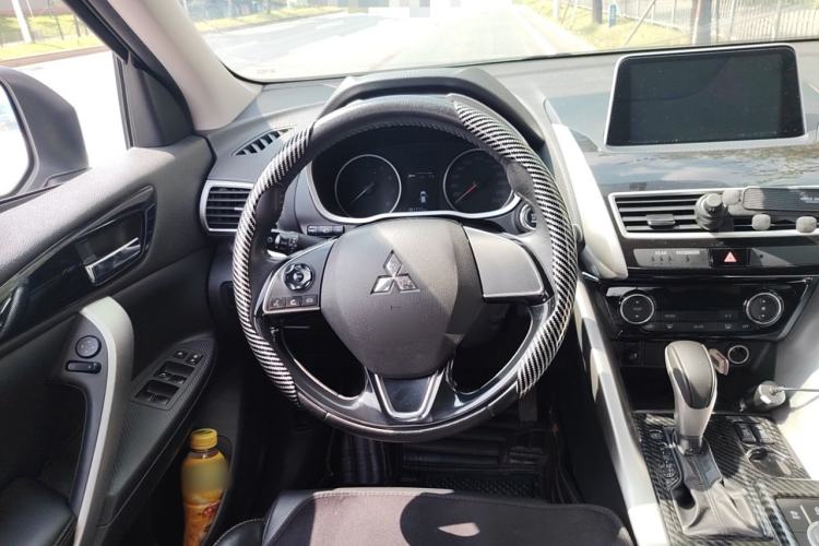 Used Mitsubishi Eclipse Cross 2019 1.5T CVT Two-Wheel Drive Dream Edition China VI Standard Steering Wheel