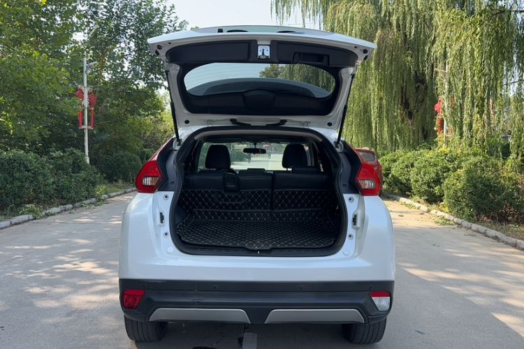 Used Mitsubishi Eclipse Cross 2019 1.5T CVT Two-Wheel Drive Dream Edition China VI Standard Trunk