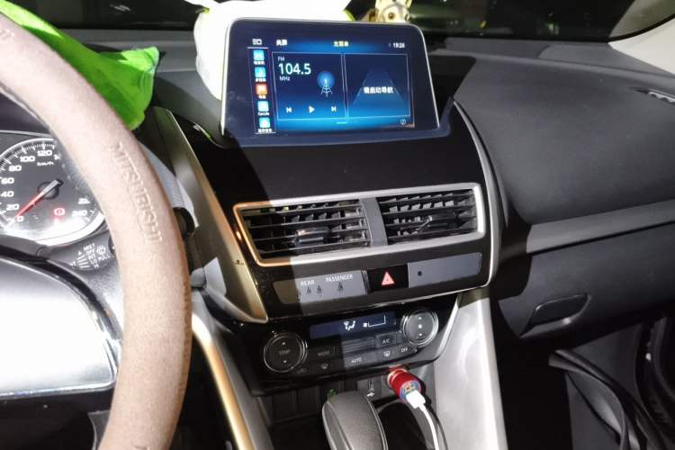Used Mitsubishi Eclipse Cross 2018 1.5T CVT Two-Wheel Drive Dream Edition Audio And AC Panel