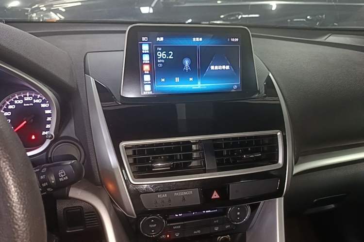 Used Mitsubishi Eclipse Cross 2018 1.5T CVT Two-Wheel Drive Dream Edition Audio And AC Panel
