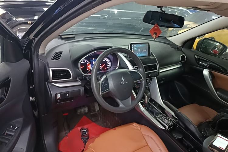 Used Mitsubishi Eclipse Cross 2018 1.5T CVT Two-Wheel Drive Dream Edition Center Console