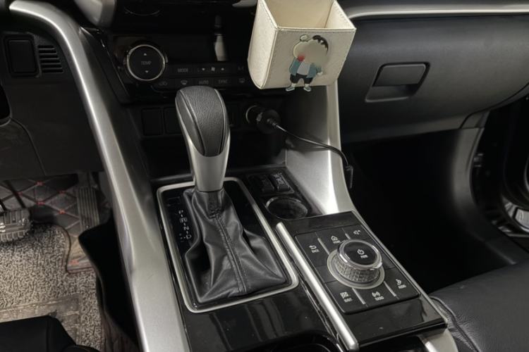 Used Mitsubishi Eclipse Cross 2018 1.5T CVT Two-Wheel Drive Belief Edition Gear Lever