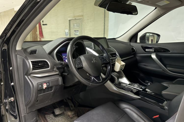 Used Mitsubishi Eclipse Cross 2018 1.5T CVT Two-Wheel Drive Belief Edition Interior 1