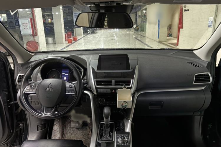 Used Mitsubishi Eclipse Cross 2018 1.5T CVT Two-Wheel Drive Belief Edition Interior 5