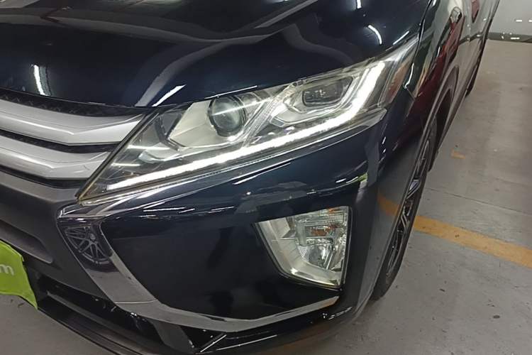 Used Mitsubishi Eclipse Cross 2018 1.5T CVT Two-Wheel Drive Dream Edition Left Front Headlight