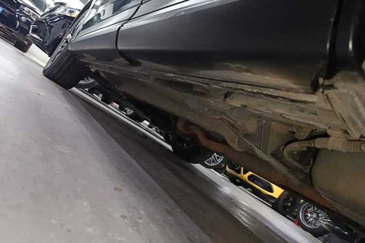 Used Mitsubishi Eclipse Cross 2018 1.5T CVT Two-Wheel Drive Dream Edition Left Side Sill