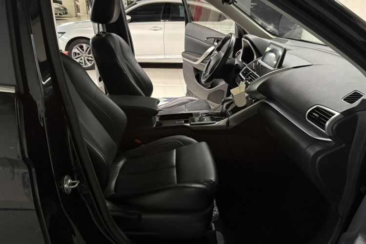 Used Mitsubishi Eclipse Cross 2018 1.5T CVT Two-Wheel Drive Belief Edition Right Front Seat