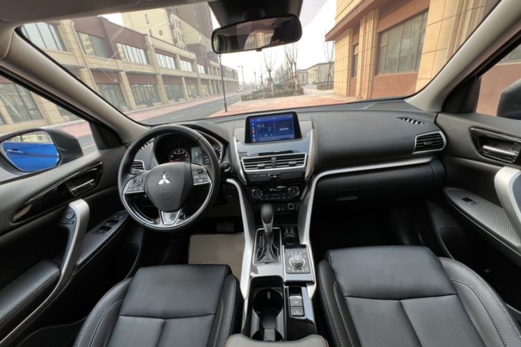 Used Mitsubishi Eclipse Cross 2018 1.5T CVT Two-Wheel Drive Belief Edition Interior 2