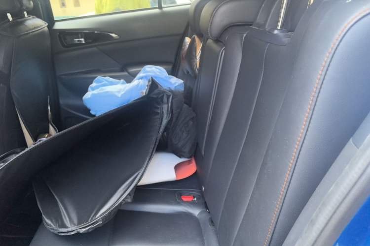 Used Mitsubishi Eclipse Cross 2018 1.5T CVT Two-Wheel Drive Dream Edition Left Rear Seat
