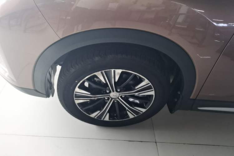 Used Mitsubishi Eclipse Cross 2018 1.5T CVT Four-Wheel Drive TrueMe Edition Left Front Wheel Hub