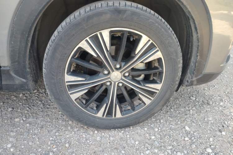 Used Mitsubishi Eclipse Cross 2018 1.5T CVT Two-Wheel Drive Dream Edition Exterior 7