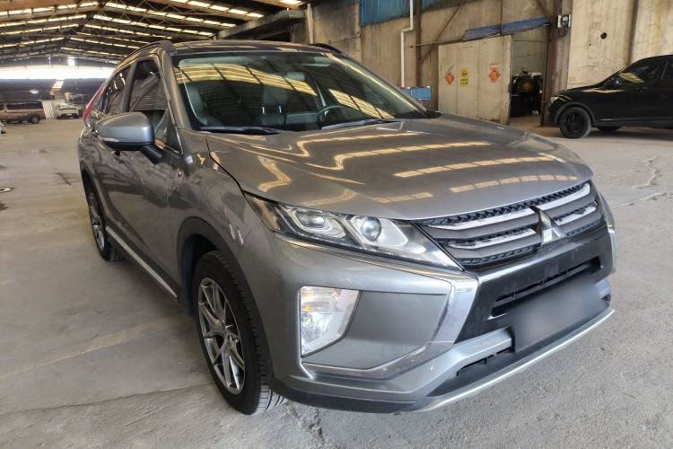 Used Mitsubishi Eclipse Cross 2018 1.5T CVT Two-Wheel Drive Dream Edition Front Right 45 Deg