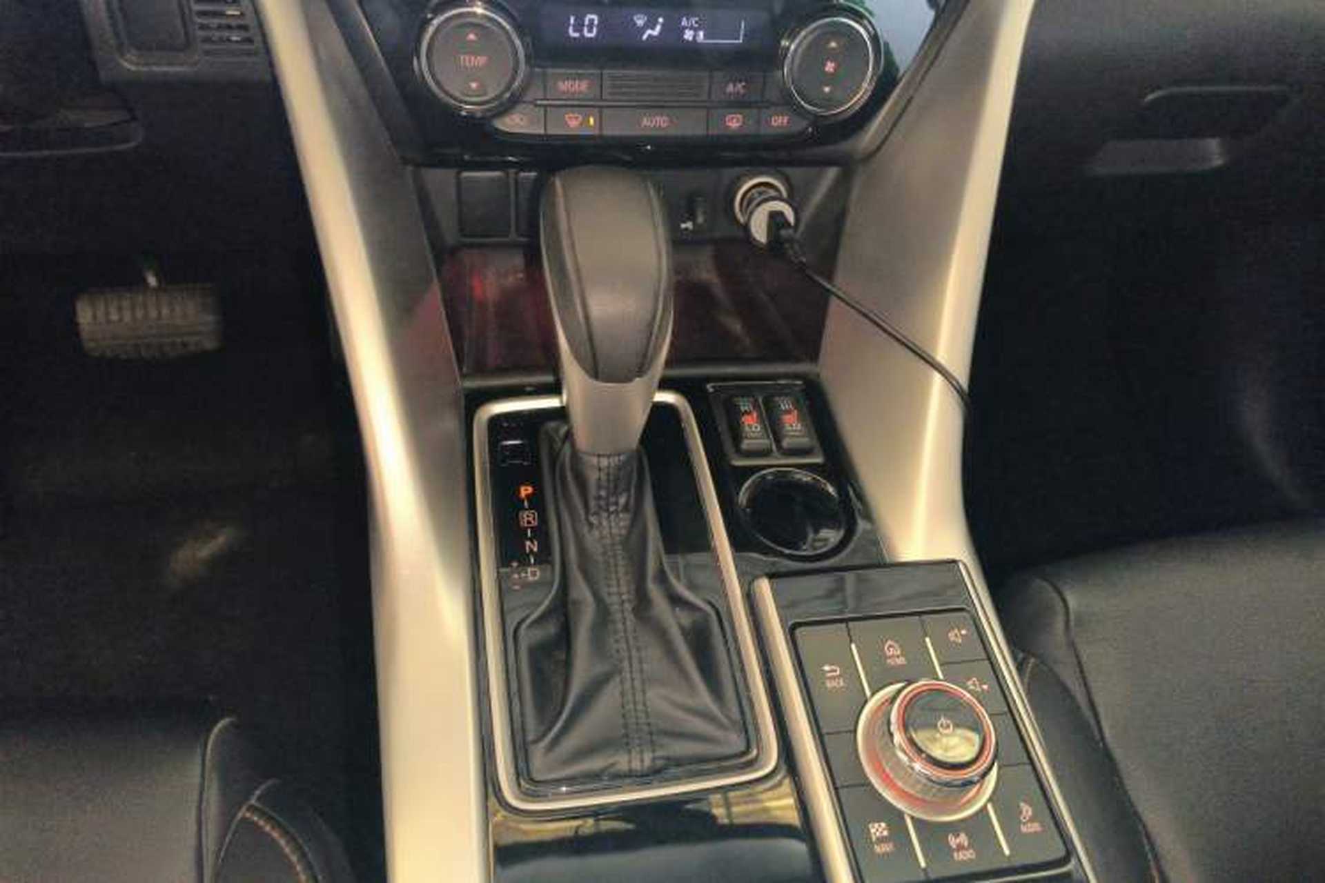 Used Mitsubishi Eclipse Cross 2018 1.5T CVT Two-Wheel Drive Dream Edition Gear Lever
