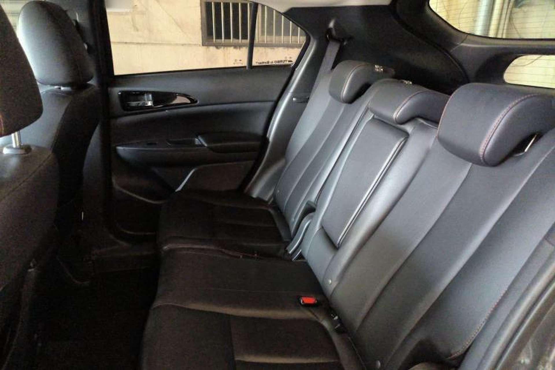 Used Mitsubishi Eclipse Cross 2018 1.5T CVT Two-Wheel Drive Dream Edition Left Rear Seat