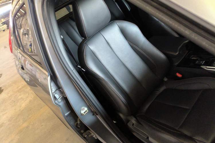 Used Mitsubishi Eclipse Cross 2018 1.5T CVT Two-Wheel Drive Dream Edition Right Front Seat