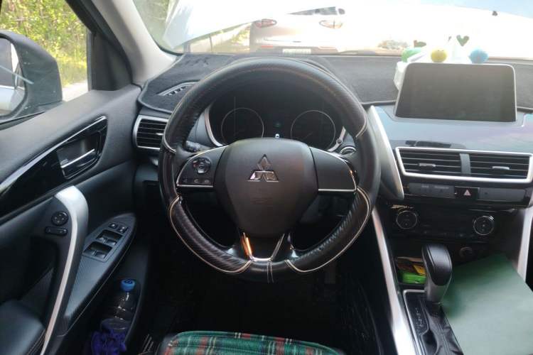 Used Mitsubishi Eclipse Cross 2018 1.5T CVT Two-Wheel Drive Dream Edition Steering Wheel