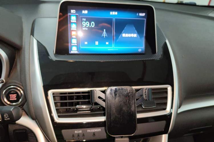 Used Mitsubishi Eclipse Cross 2018 1.5T CVT Two-Wheel Drive Dream Edition Audio And AC Panel