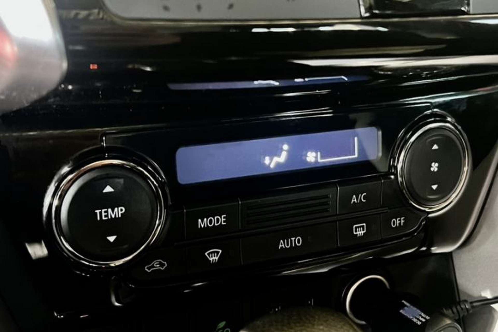Used Mitsubishi Eclipse Cross 2018 1.5T CVT Two-Wheel Drive Dream Edition Audio And AC Panel