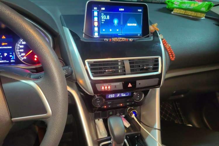 Used Mitsubishi Eclipse Cross 2018 1.5T CVT Two-Wheel Drive Fearless Edition Audio And AC Panel