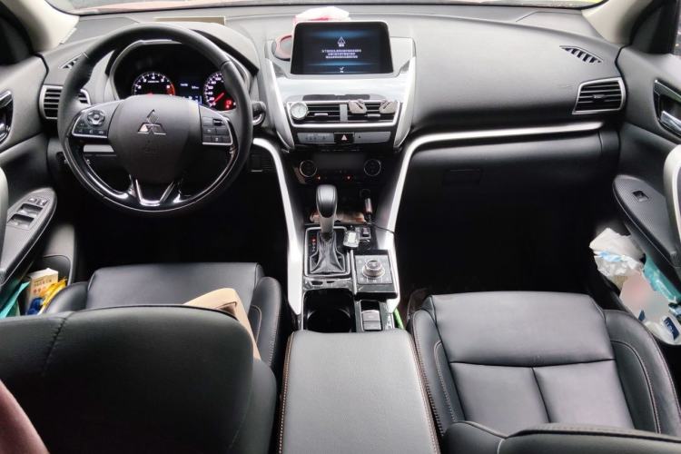 Used Mitsubishi Eclipse Cross 2018 1.5T CVT Two-Wheel Drive Belief Edition Center Console