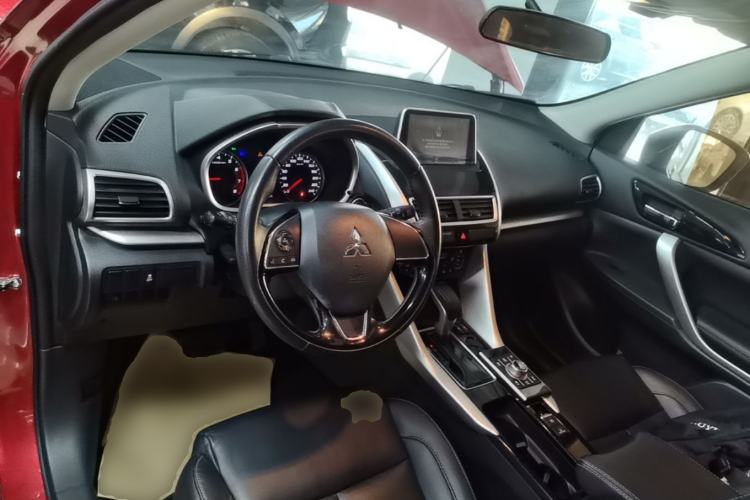 Used Mitsubishi Eclipse Cross 2018 1.5T CVT Two-Wheel Drive Dream Edition Center Console