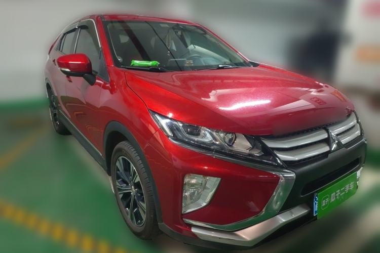Used Mitsubishi Eclipse Cross 2018 1.5T CVT Two-Wheel Drive Fearless Edition Front Right 45 Deg