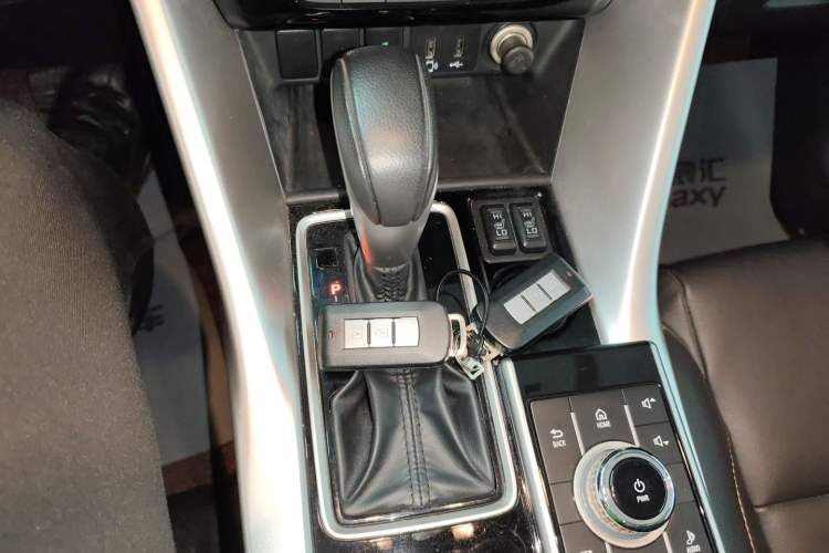 Used Mitsubishi Eclipse Cross 2018 1.5T CVT Two-Wheel Drive Dream Edition Gear Lever