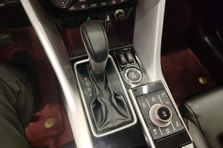Used Mitsubishi Eclipse Cross 2018 1.5T CVT Four-Wheel Drive TrueMe Edition Gear Lever