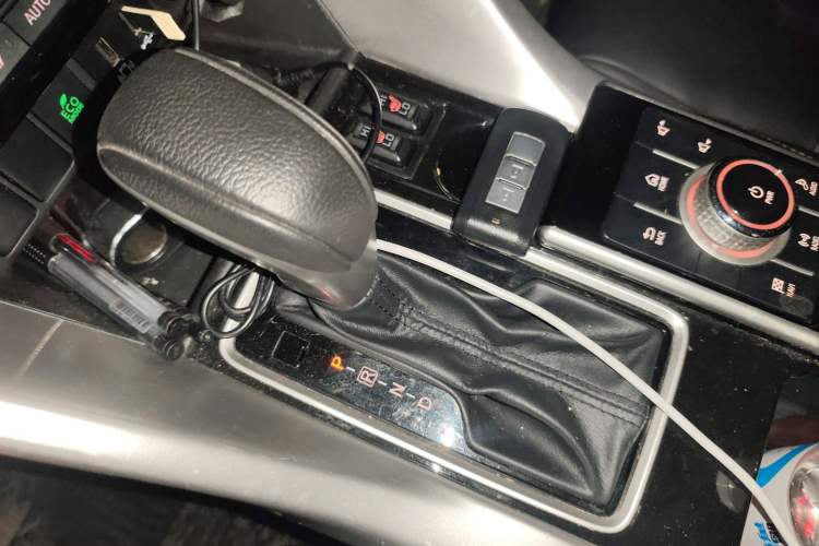 Used Mitsubishi Eclipse Cross 2018 1.5T CVT Two-Wheel Drive Belief Edition Gear Lever