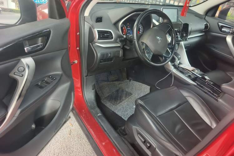 Used Mitsubishi Eclipse Cross 2018 1.5T CVT Two-Wheel Drive Dream Edition Interior 3