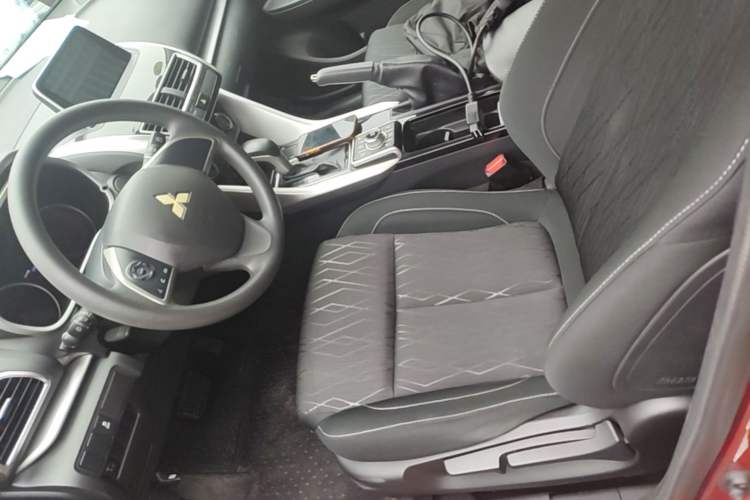 Used Mitsubishi Eclipse Cross 2018 1.5T CVT Two-Wheel Drive Fearless Edition Left Front Seat