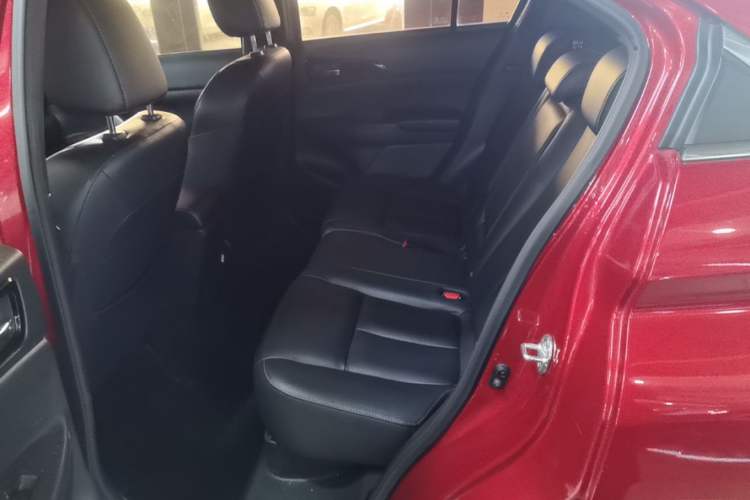 Used Mitsubishi Eclipse Cross 2018 1.5T CVT Two-Wheel Drive Dream Edition Left Rear Seat