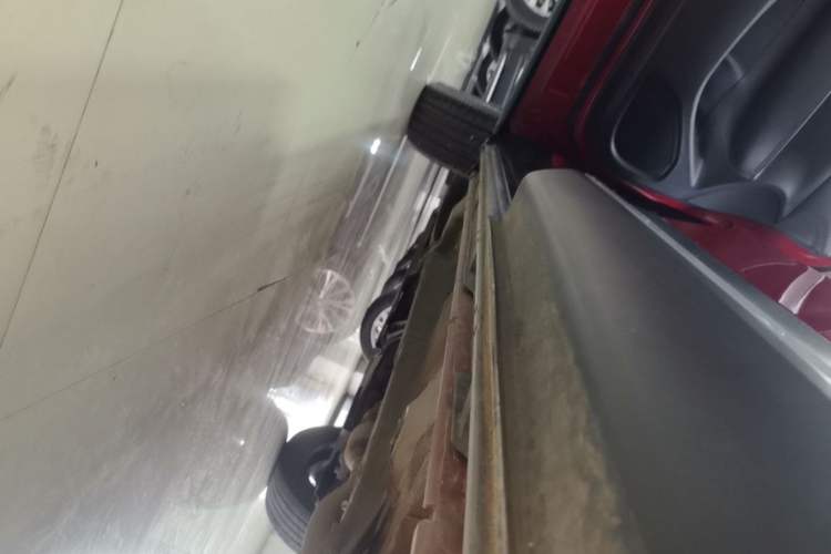 Used Mitsubishi Eclipse Cross 2018 1.5T CVT Two-Wheel Drive Dream Edition Left Side Sill