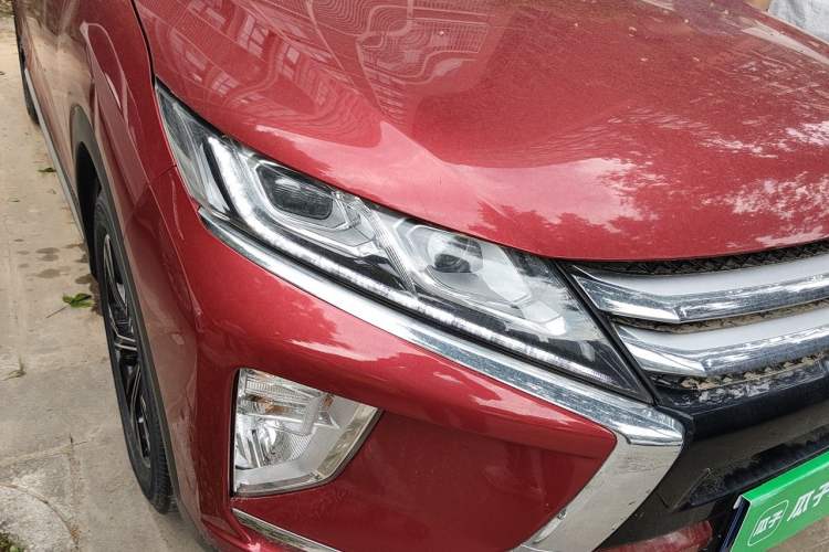 Used Mitsubishi Eclipse Cross 2018 1.5T CVT Two-Wheel Drive Belief Edition Right Front Headlight