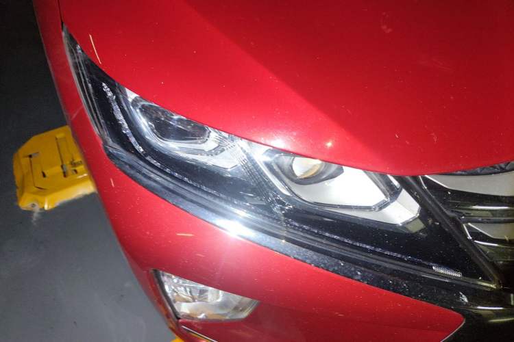 Used Mitsubishi Eclipse Cross 2018 1.5T CVT Two-Wheel Drive Belief Edition Right Front Headlight