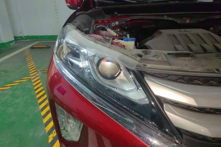 Used Mitsubishi Eclipse Cross 2018 1.5T CVT Two-Wheel Drive Fearless Edition Right Front Headlight