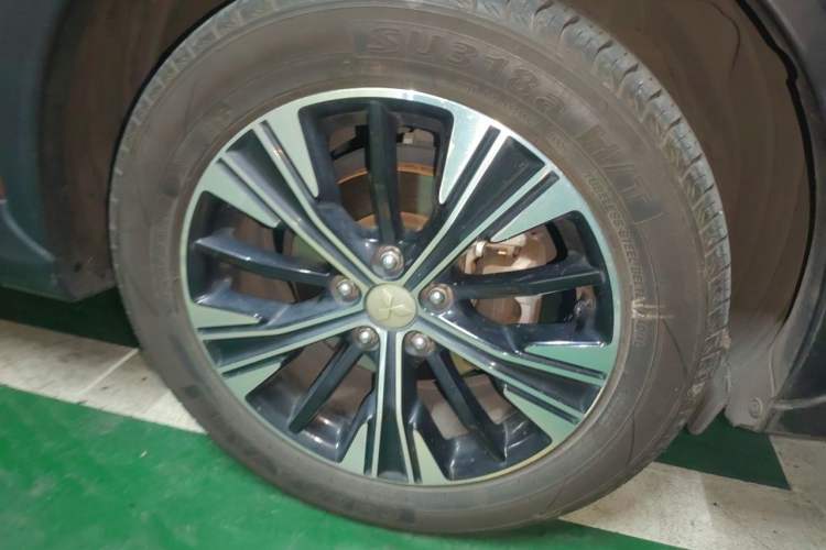 Used Mitsubishi Eclipse Cross 2018 1.5T CVT Two-Wheel Drive Fearless Edition Right Front Wheel Hub