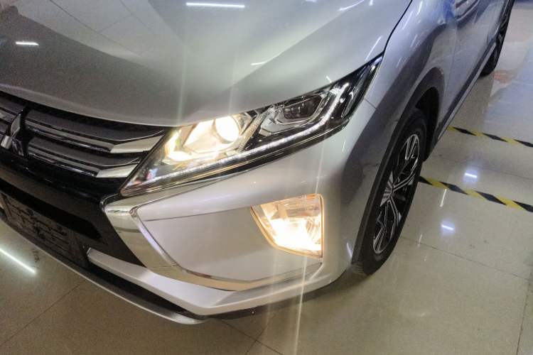 Used Mitsubishi Eclipse Cross 2018 1.5T CVT Two-Wheel Drive Dream Edition Left Front Headlight