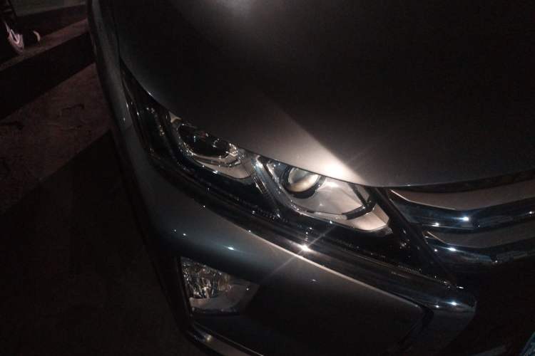 Used Mitsubishi Eclipse Cross 2018 1.5T CVT Two-Wheel Drive Dream Edition Right Front Headlight