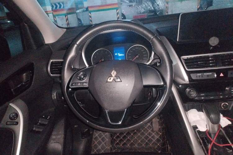 Used Mitsubishi Eclipse Cross 2018 1.5T CVT Two-Wheel Drive Dream Edition Steering Wheel