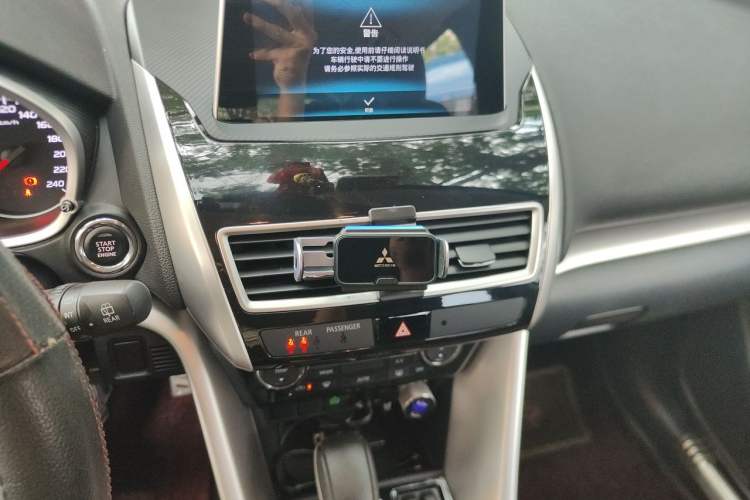 Used Mitsubishi Eclipse Cross 2018 1.5T CVT Two-Wheel Drive Dream Edition Audio And AC Panel
